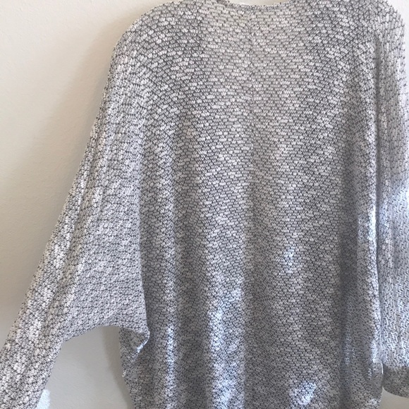 Black and white knit kimono - Picture 4 of 4